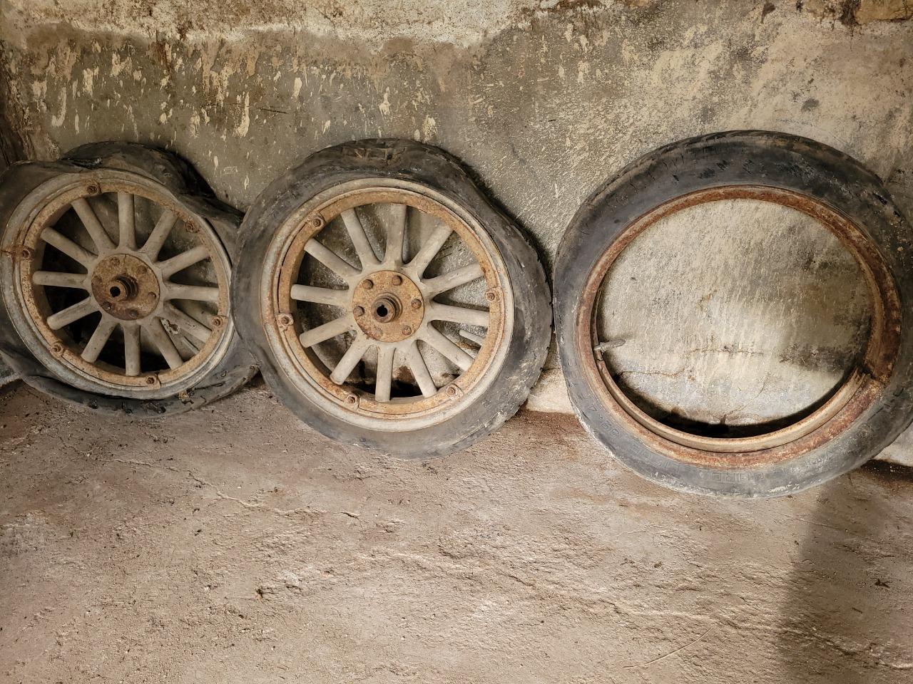 Roues FORD T T truck 1919 1927 LesAnciennes.com