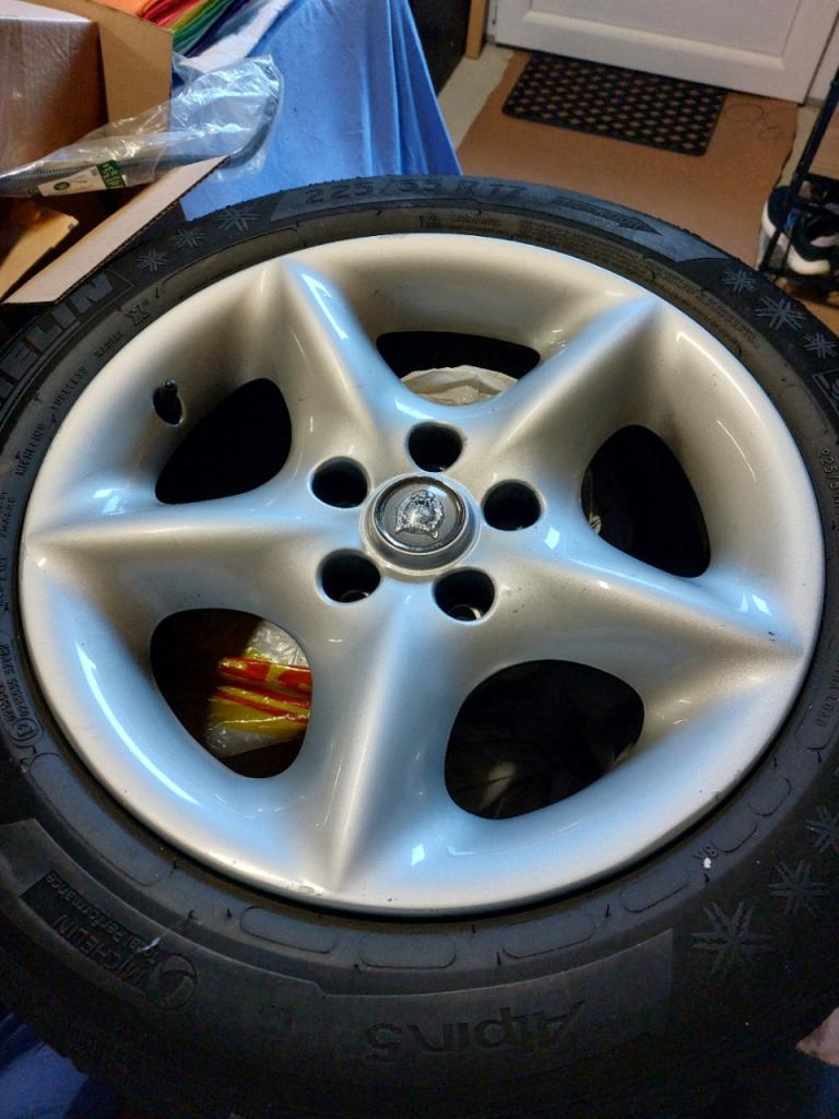 ROUES ALU et PNEUS MICHELIN en 17 pouce JAGUAR XJ8 LesAnciennes.com