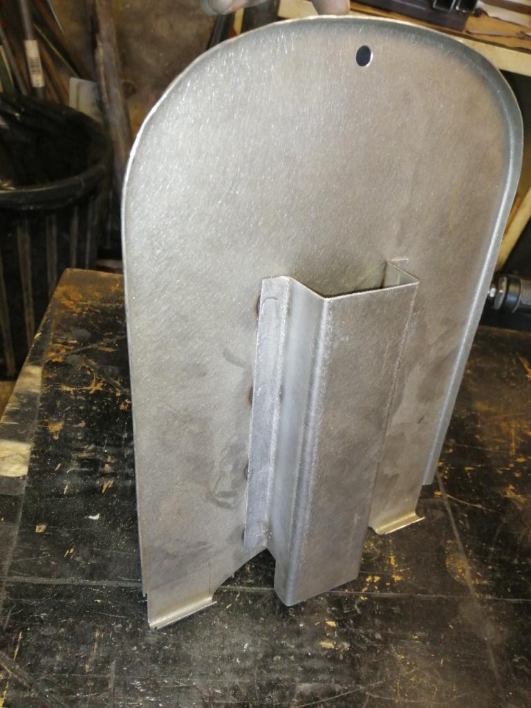 Cache batterie RENAULT Juvaquatre LesAnciennes.com