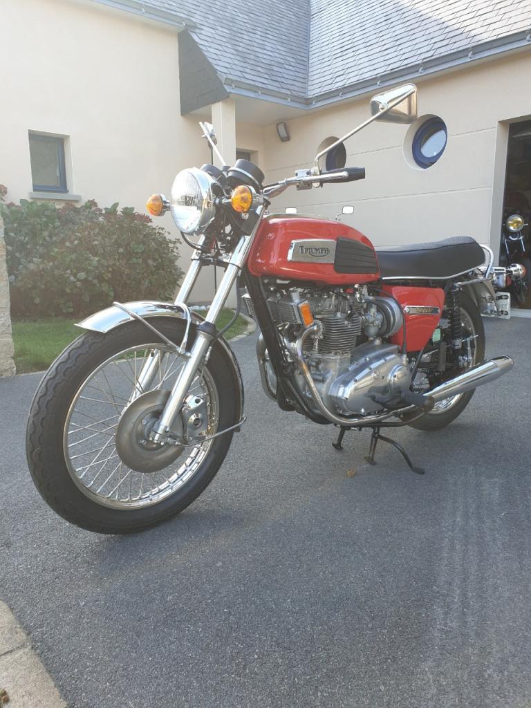 TRIUMPH Trident T150 - 1975 LesAnciennes.com
