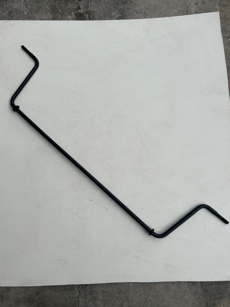 Barre stabilisatrice arrière Maserati Merak LesAnciennes.com