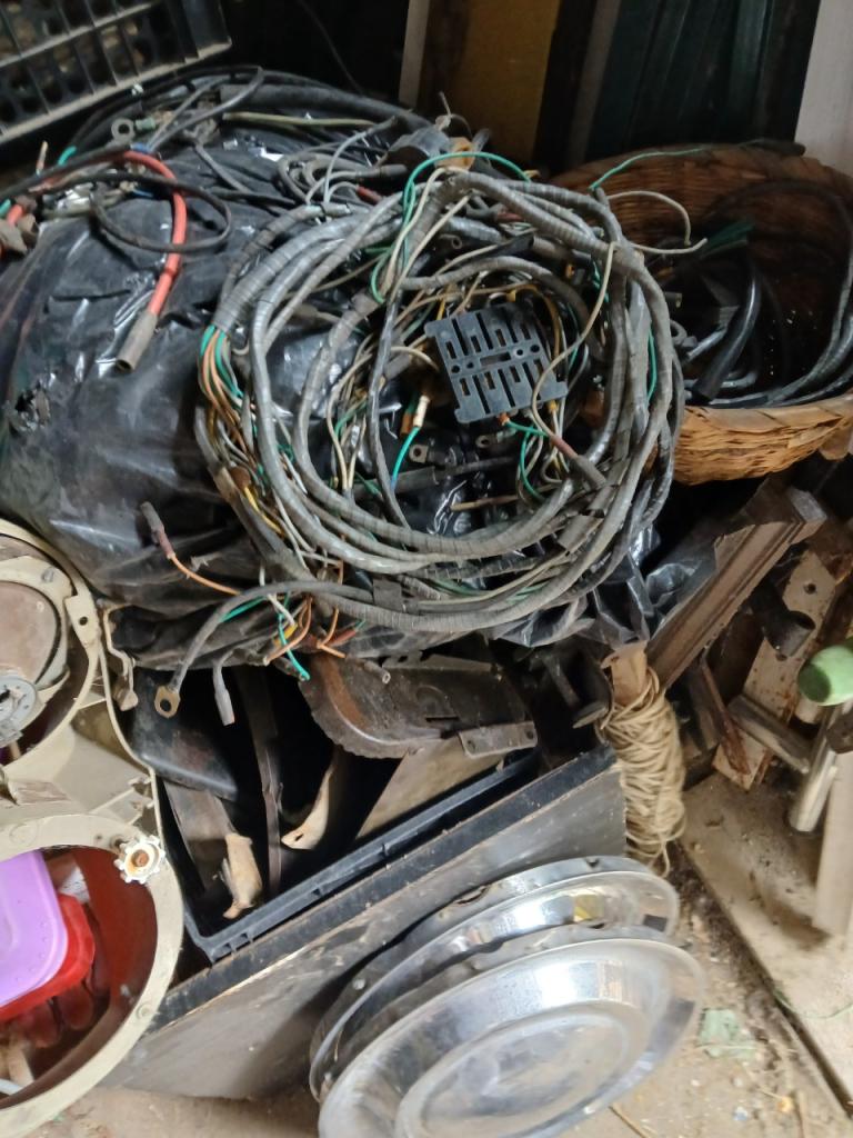 Cablerie complete PEUGEOT 204 cabriolet LesAnciennes.com