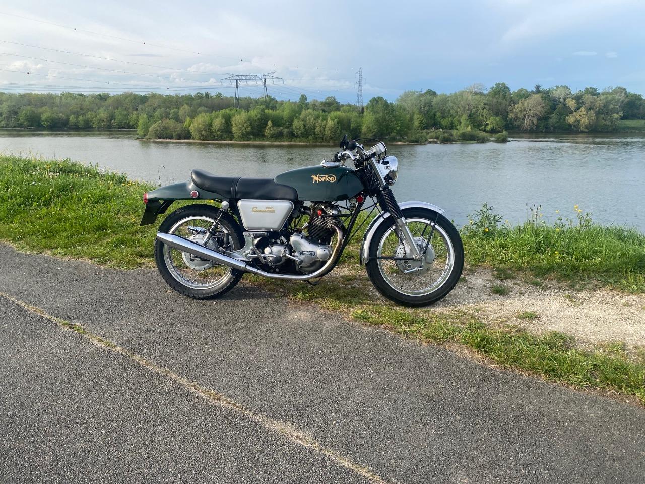NORTON Commando 750 - 1969 LesAnciennes.com