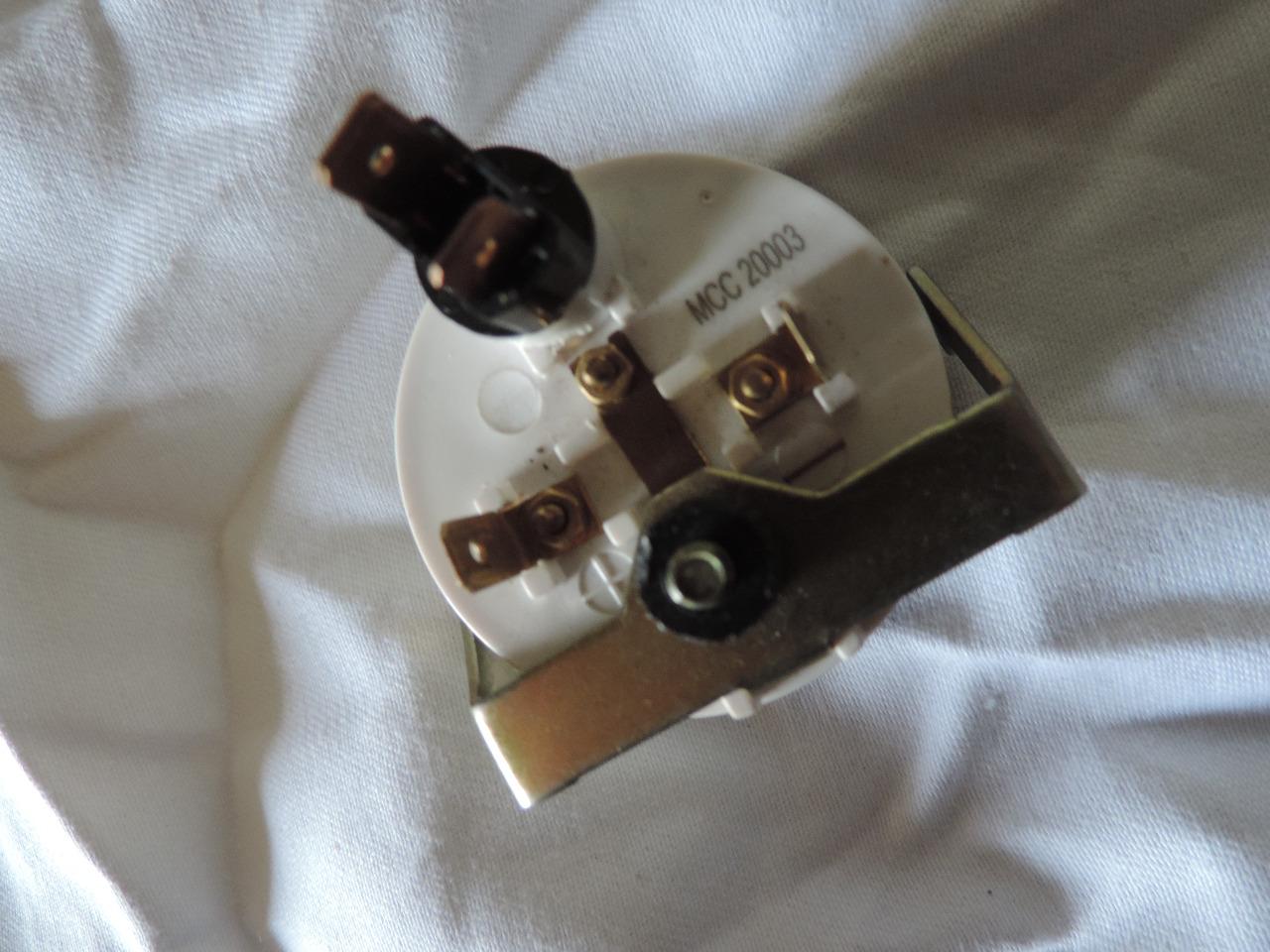 Voltmètre DIVERS divers LesAnciennes.com