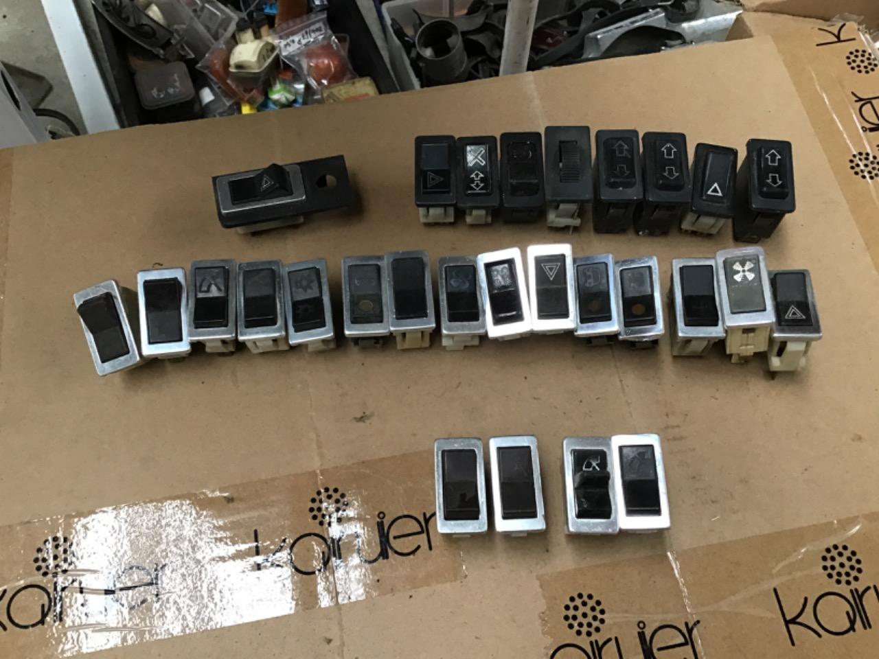 BOUTONS TABLEAU DE BORD RENAULT 4 R5. R6 LesAnciennes.com