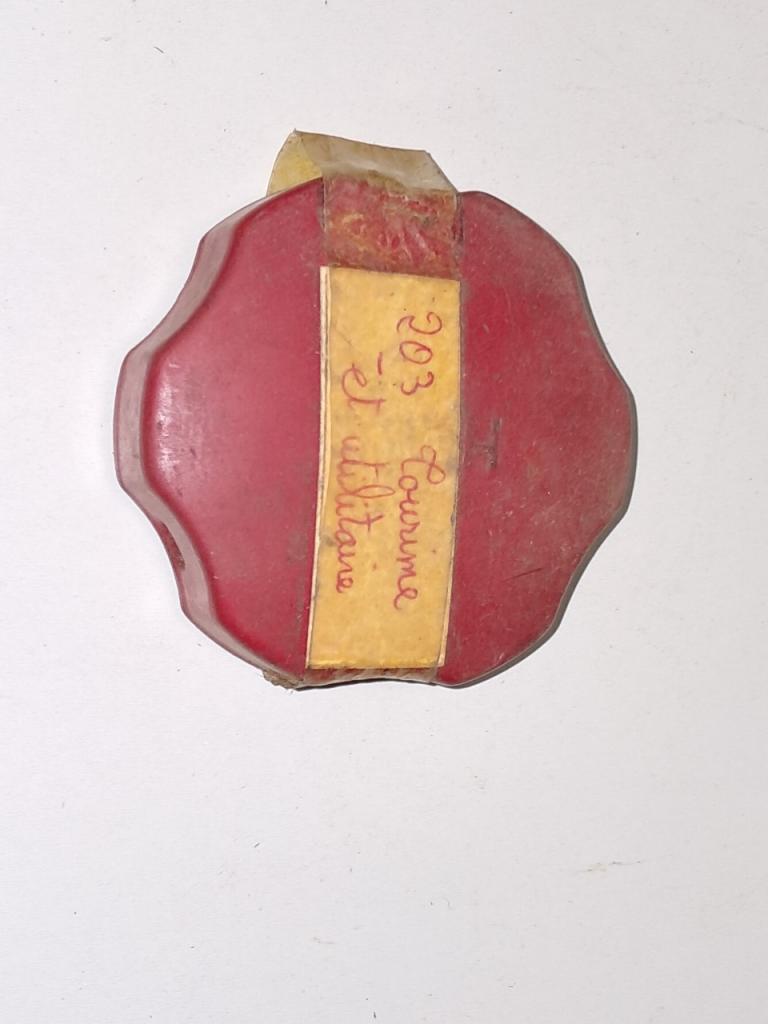 Pièces PEUGEOT 203 bouchon huile neuf LesAnciennes.com