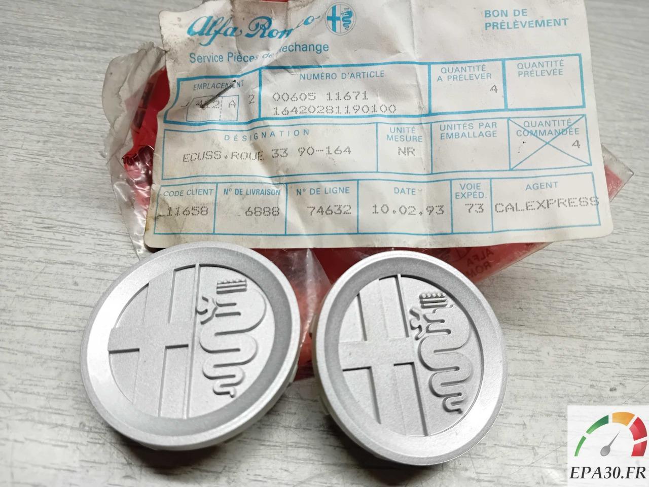 60511671 CENTRES MOTIFS DE ROUES ALFA 75 33 164 LesAnciennes.com