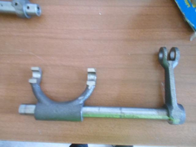 Fourchette d'embrayage Maserati Mistral et 3500 G LesAnciennes.com