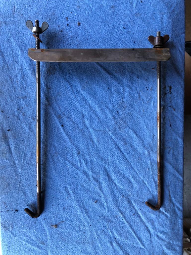 Fixe batterie d'époque LesAnciennes.com