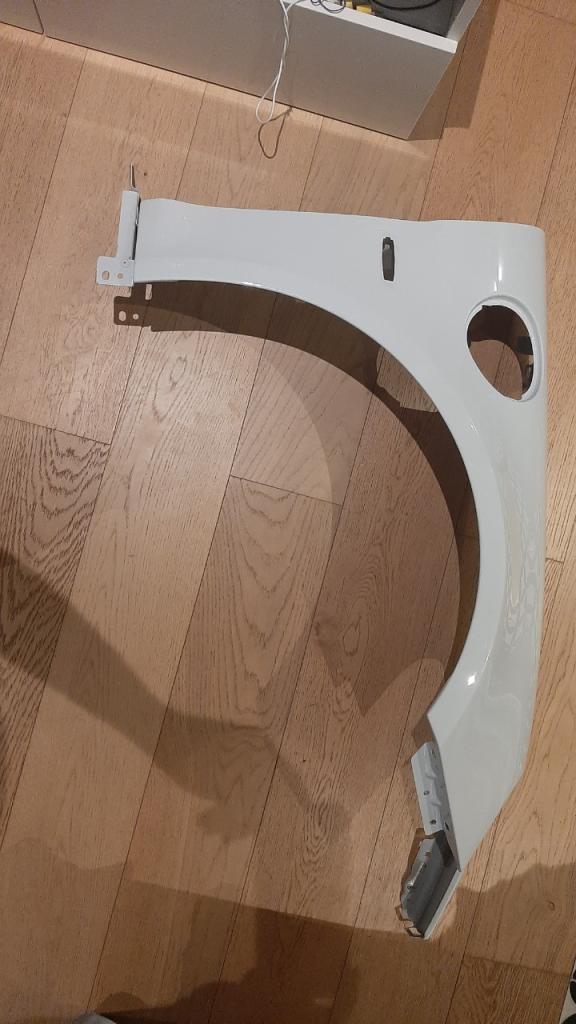 Aile avant droite Alpine A110 II LesAnciennes.com