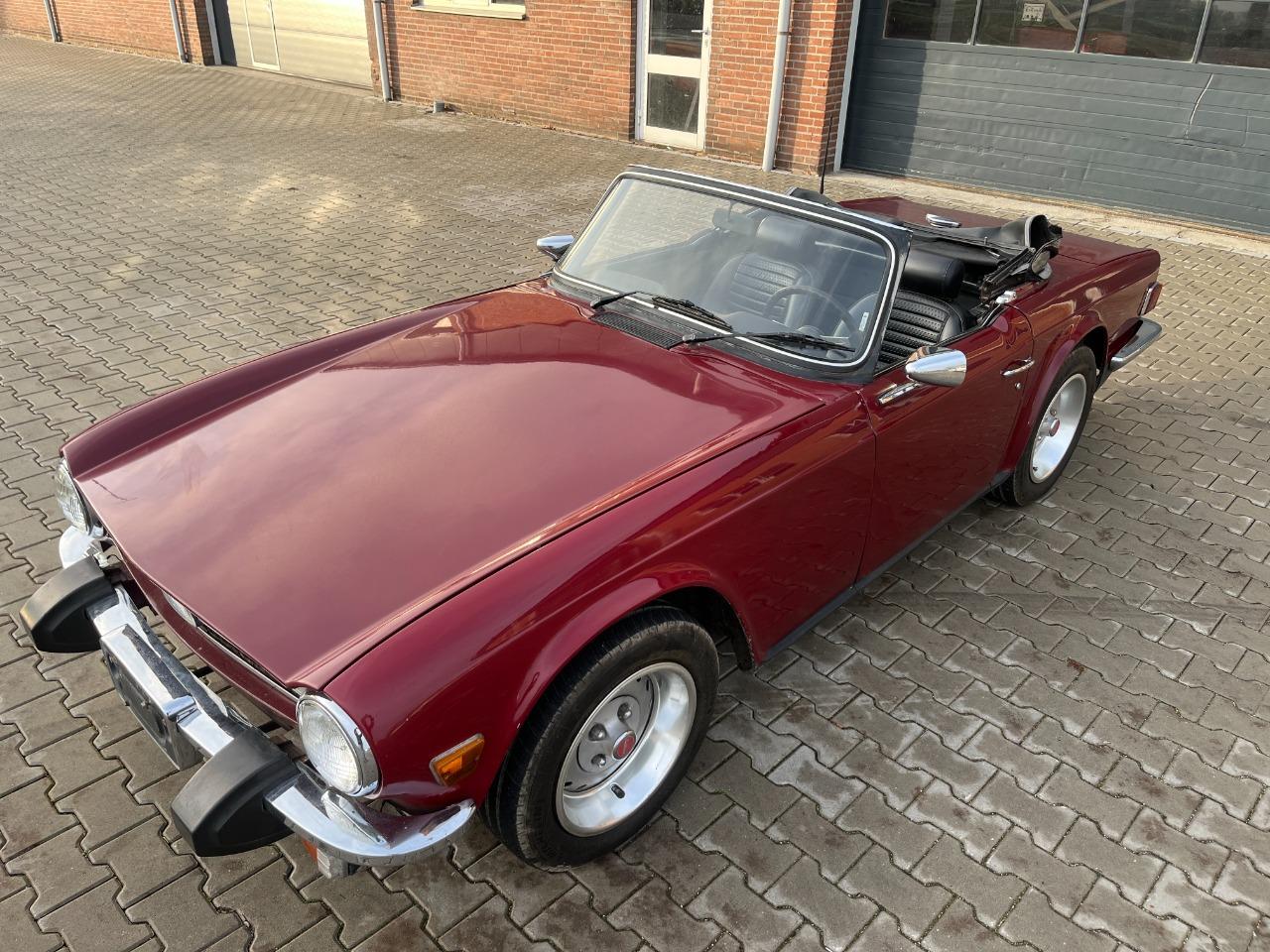 TRIUMPH TR6 - 1975 LesAnciennes.com