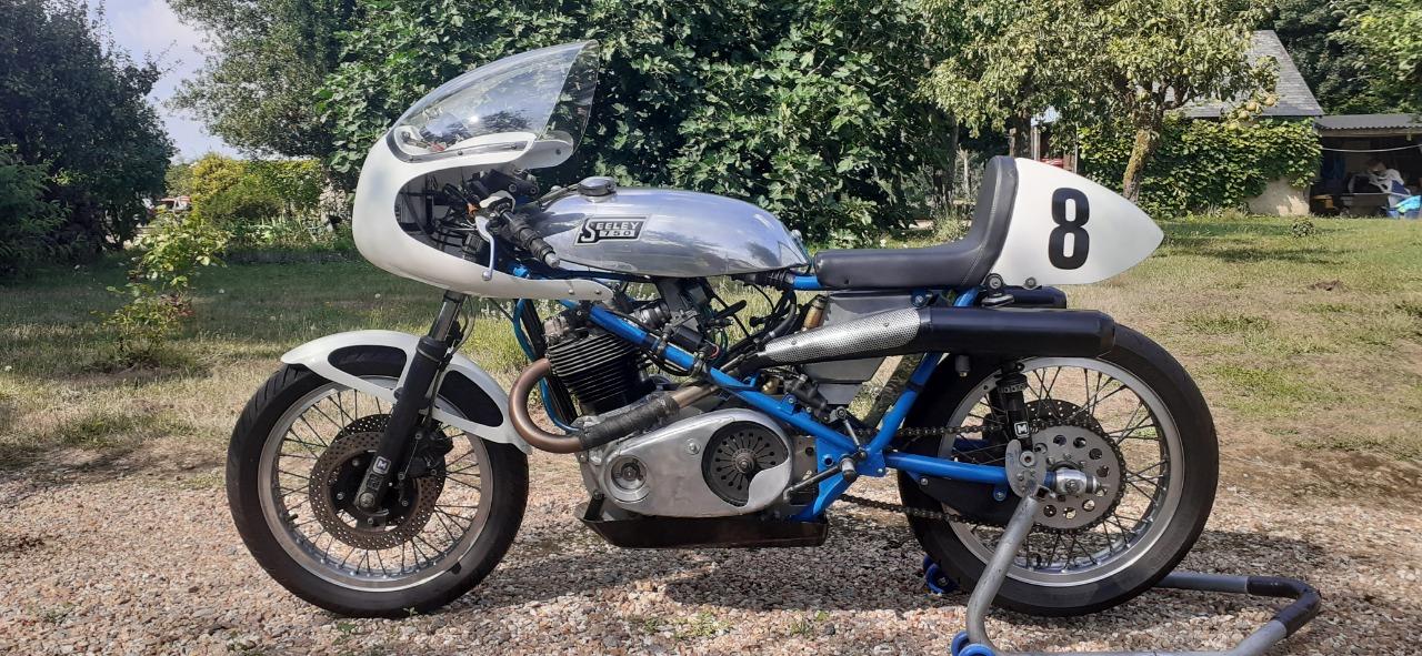 SEELEY NOURISH 750 - 1980 LesAnciennes.com