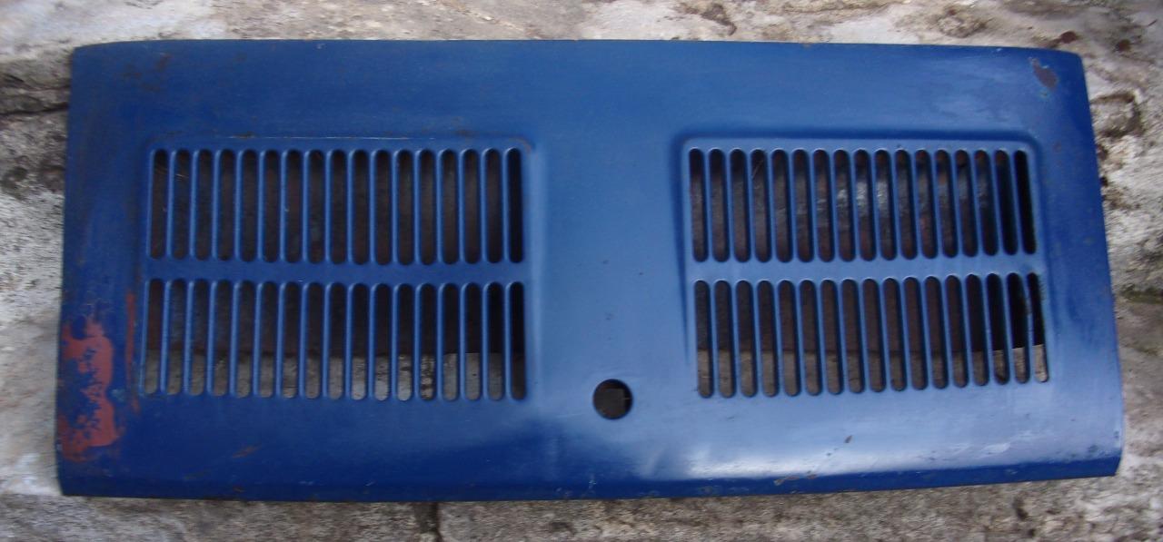 Capot moteur FIAT 850 Coupé LesAnciennes.com