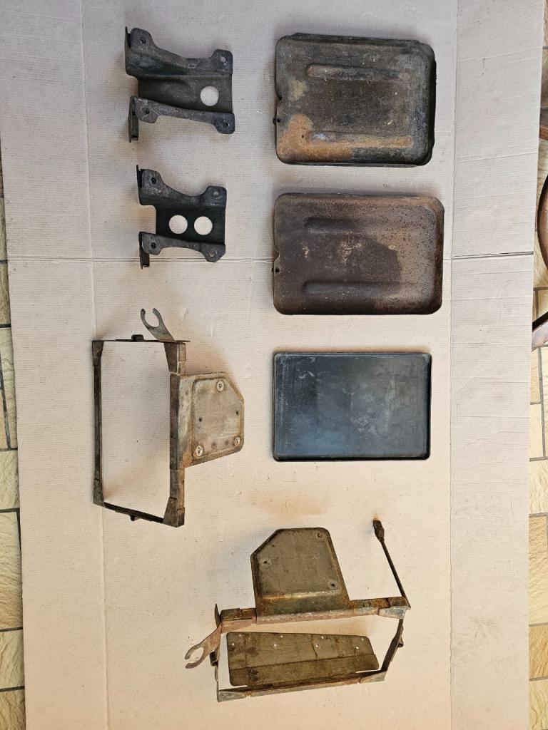 Cadre batterie et support CITROEN DS LesAnciennes.com