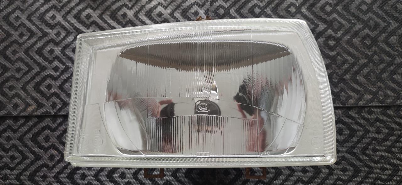 Phare gauche CIBIE code européen PEUGEOT 304 LesAnciennes.com