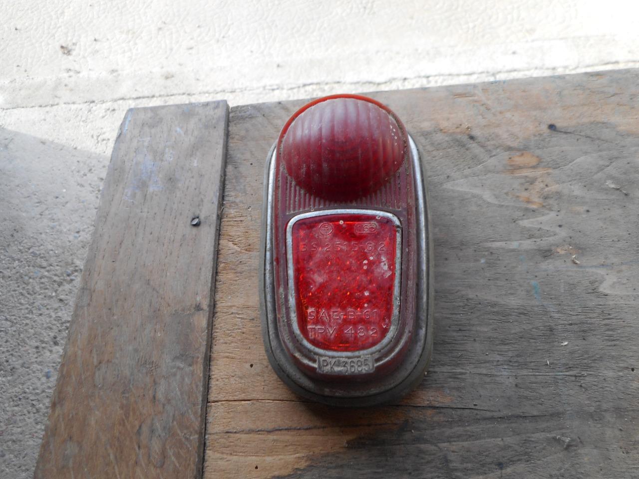 Feu RENAULT Dauphine LesAnciennes.com