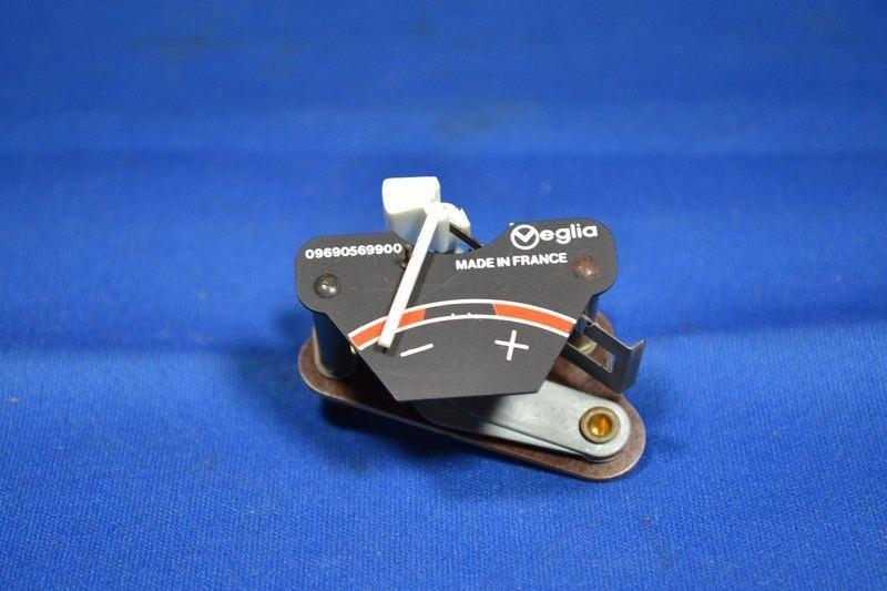 Voltmètre ED Veglia PEUGEOT 204 304, neuf LesAnciennes.com