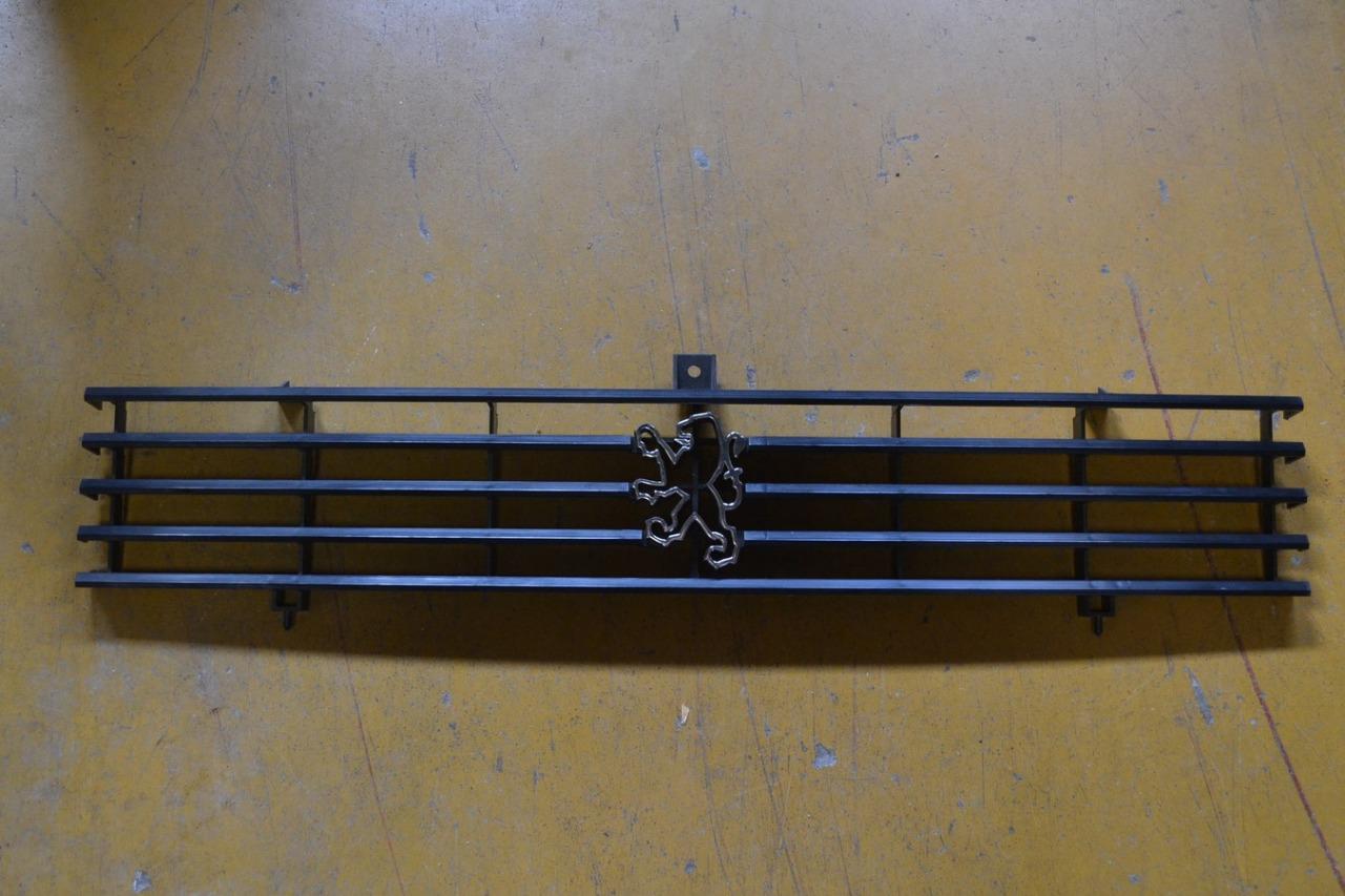 Calandre PEUGEOT 104 1973/82, neuve LesAnciennes.com