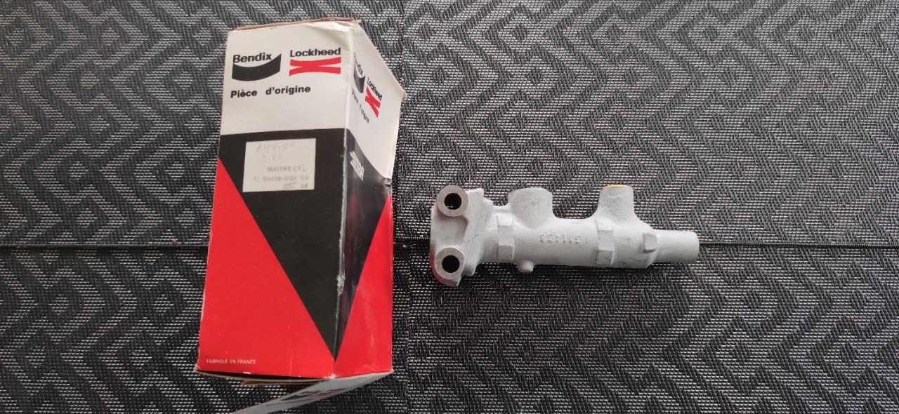 Maître cylindre CITROEN 2CV DYANE MEHARI LesAnciennes.com
