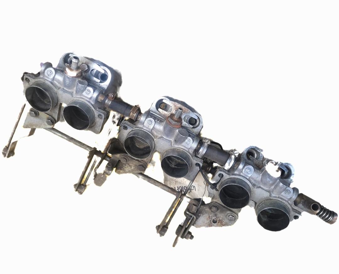 RAMPE A INJECTION TRIUMPH 2.5 PI 2500 Mk2 LesAnciennes.com