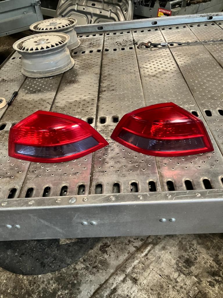 Feux AR RENAULT Velsatis LesAnciennes.com