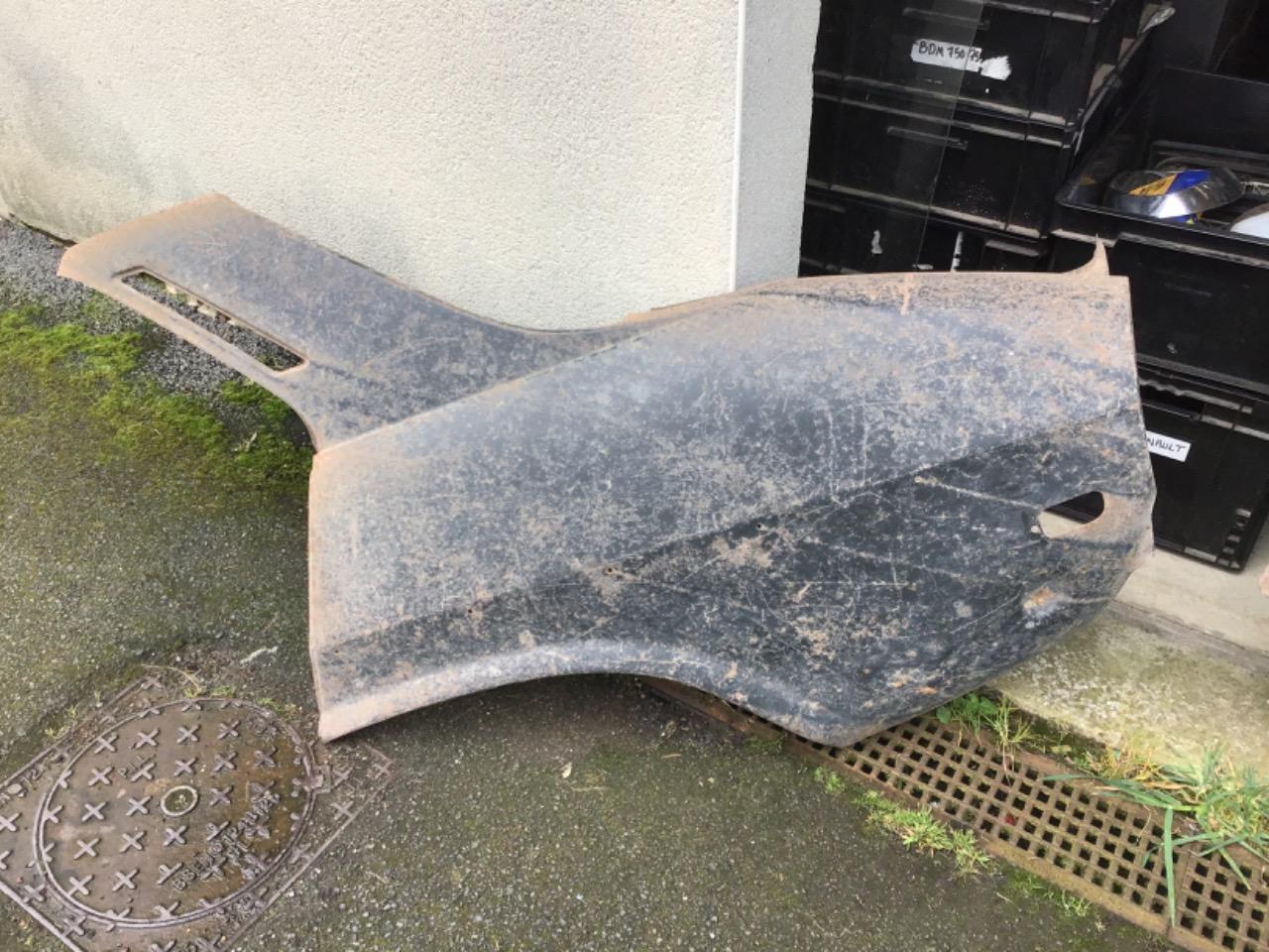 AILES ARRIÈRES NEUVE PEUGEOT 504 BERLINE LesAnciennes.com