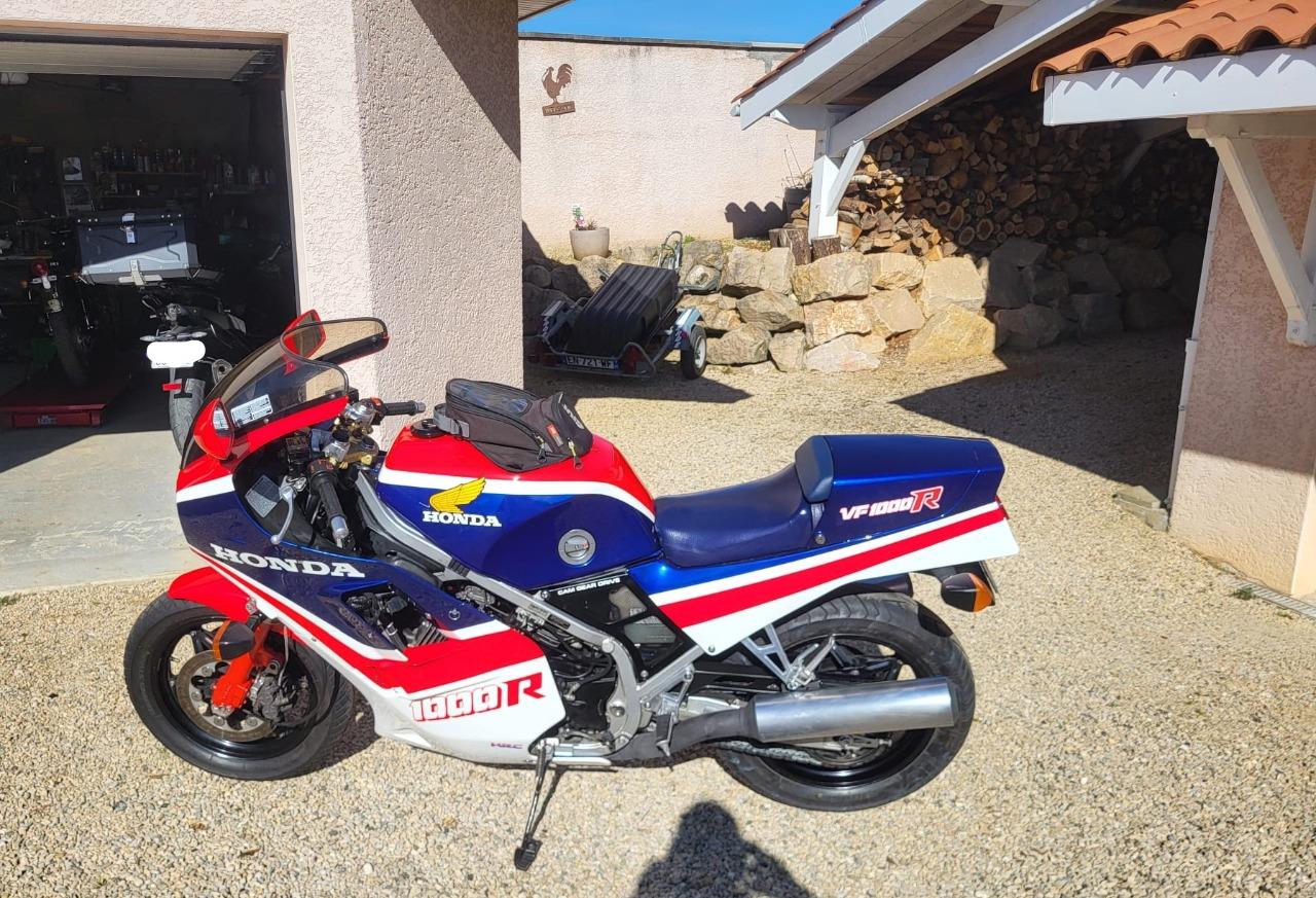 HONDA VF 1000 R - 1986 LesAnciennes.com