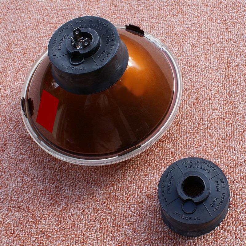 Bonnette d'étanchéité pour phares de PANHARD LesAnciennes.com