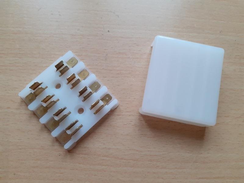 Boite à fusibles CITROEN 2CV LesAnciennes.com