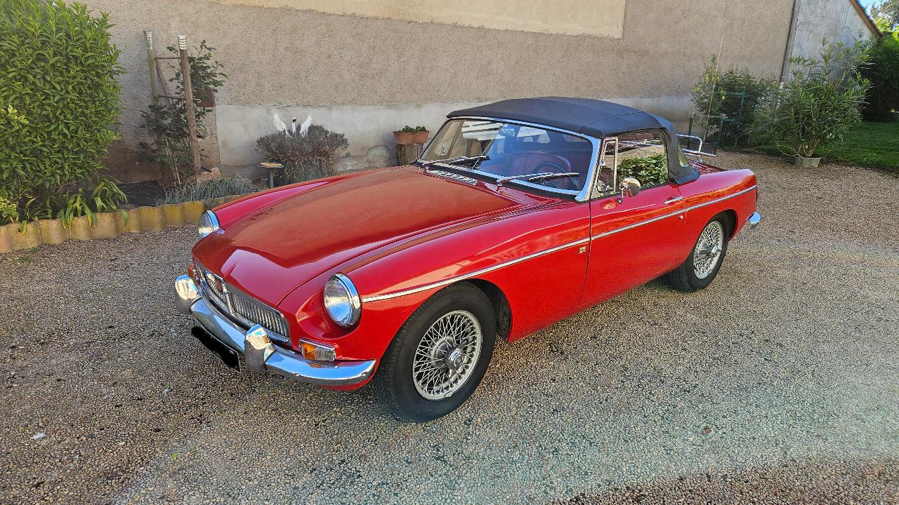MG MGB Cabriolet - 1965 LesAnciennes.com