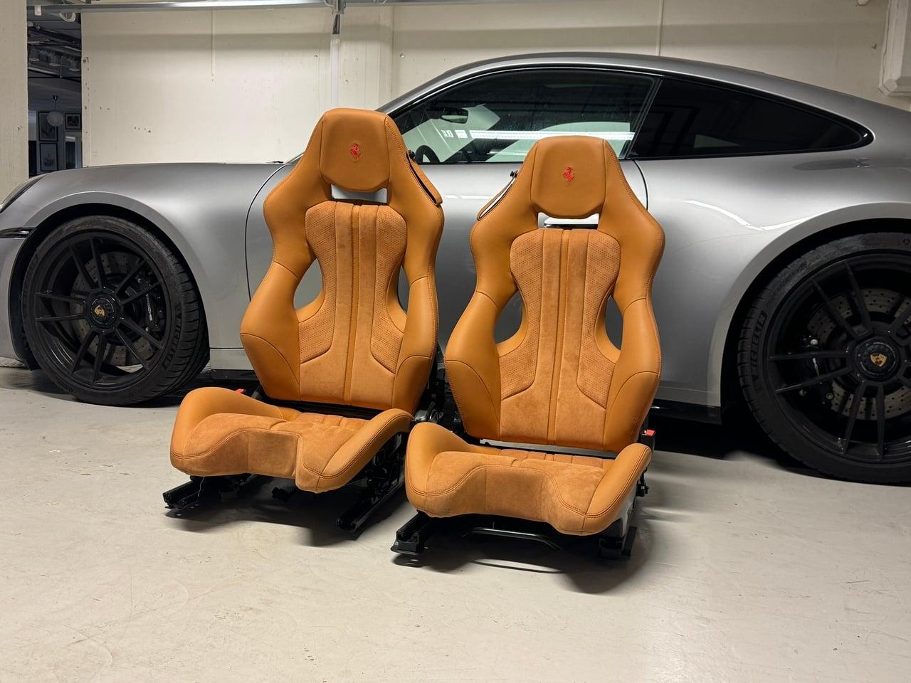 Ferrari Sabelt Ferrari Gold Rake Racing Seat 488 P LesAnciennes.com