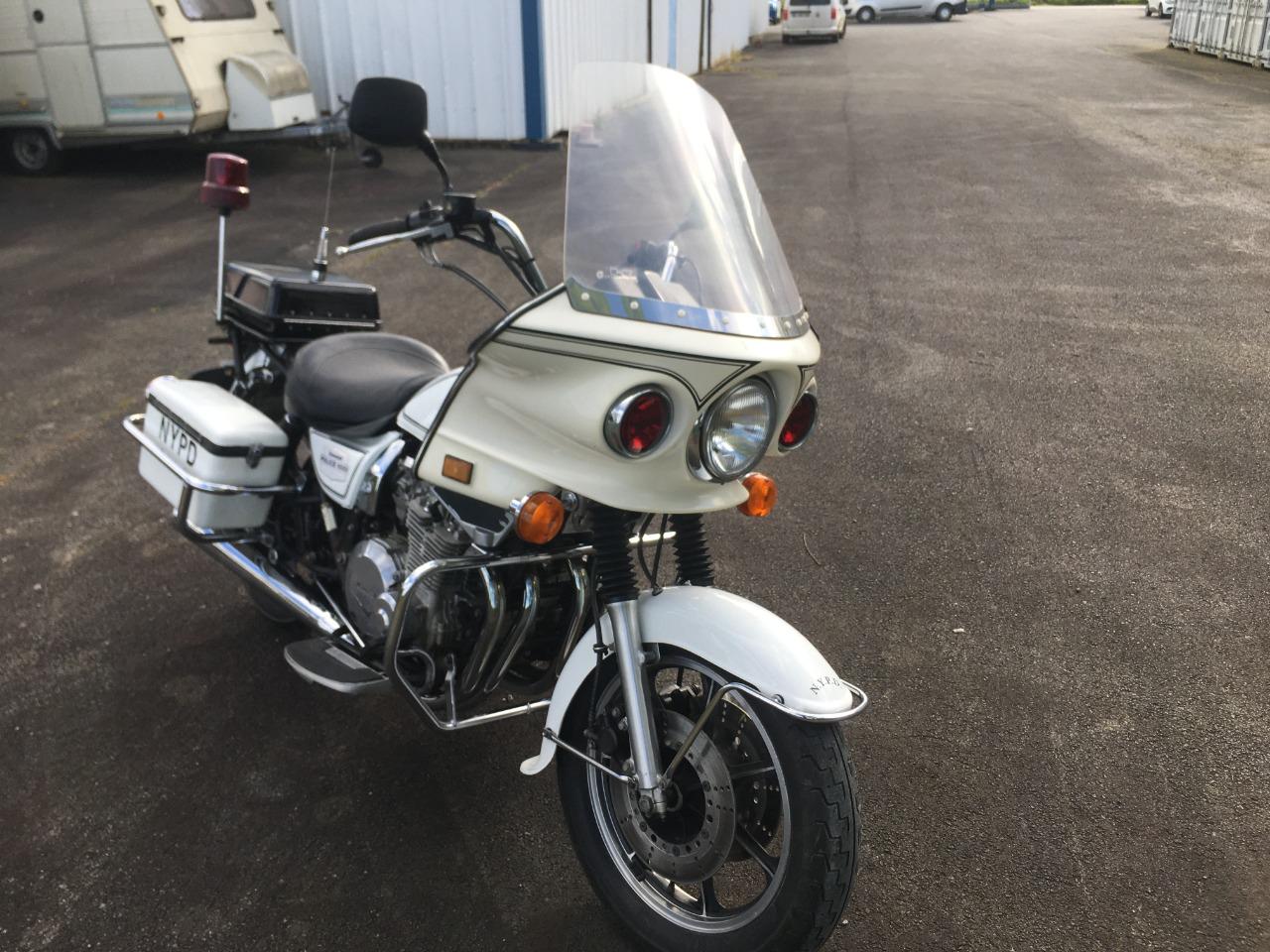 KAWASAKI KAWASAKI 1000 POLICE KZP 1000 USA - 1992 LesAnciennes.com