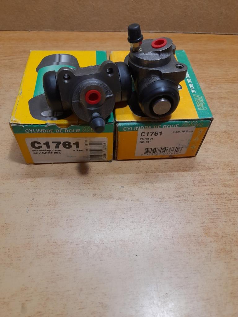 Paire de Cylindres de Roue Peugeot 205 LesAnciennes.com