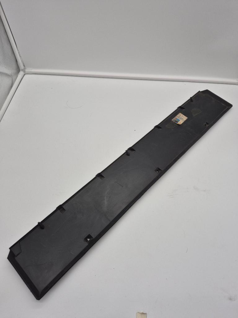Obturateur d'air Pare Choc AV PEUGEOT 505 LesAnciennes.com