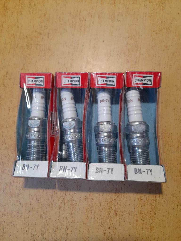 4 bougies champion BN-7Y R5 alpine 505 LesAnciennes.com