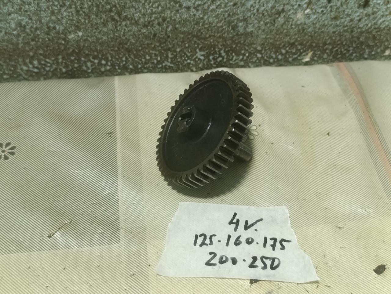 Pignon pompe huile Ducati 125 160 175 200 250 4V LesAnciennes.com