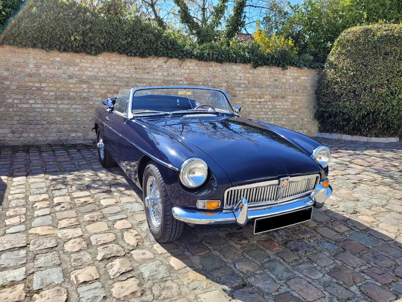 MG MGB - 1964 LesAnciennes.com