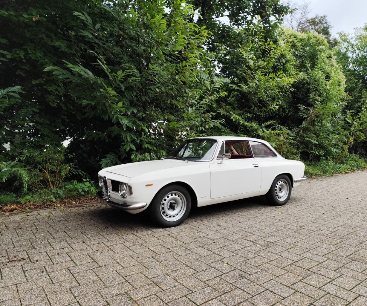 ALFA ROMEO Giulia GT Sprint Coupé - 1963 LesAnciennes.com