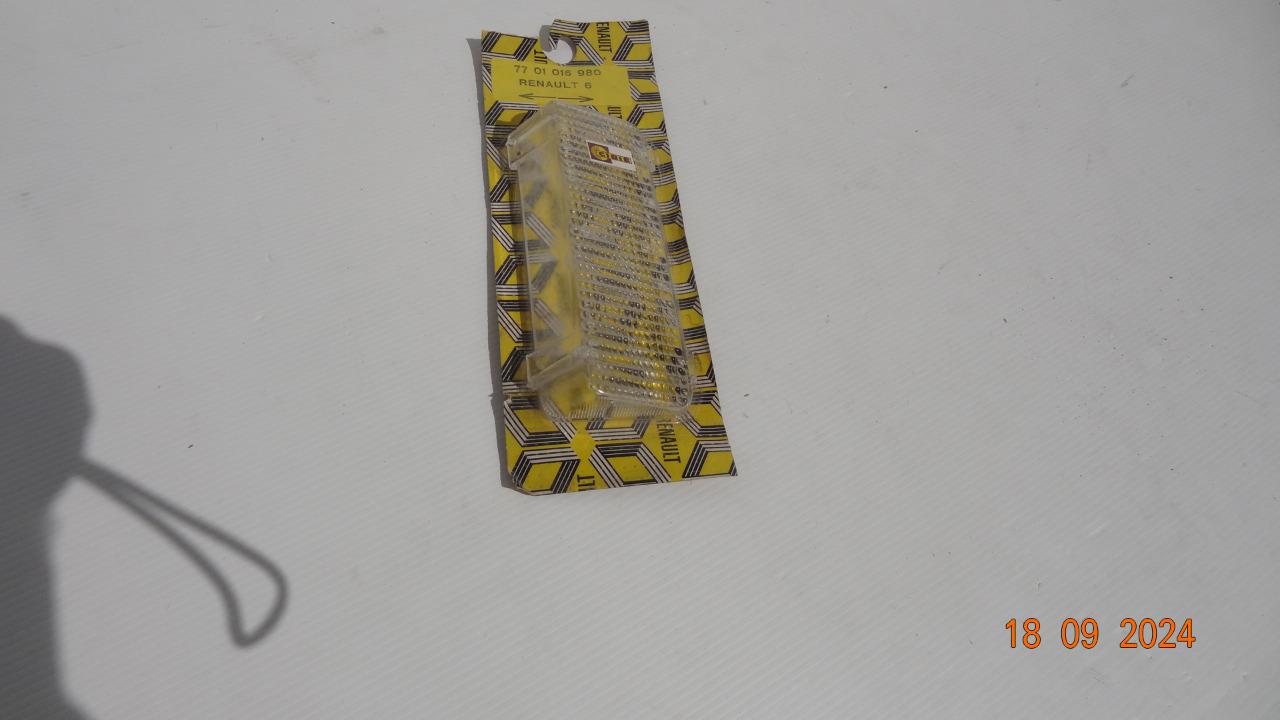 Cabochon RENAULT 6 (R6) LesAnciennes.com