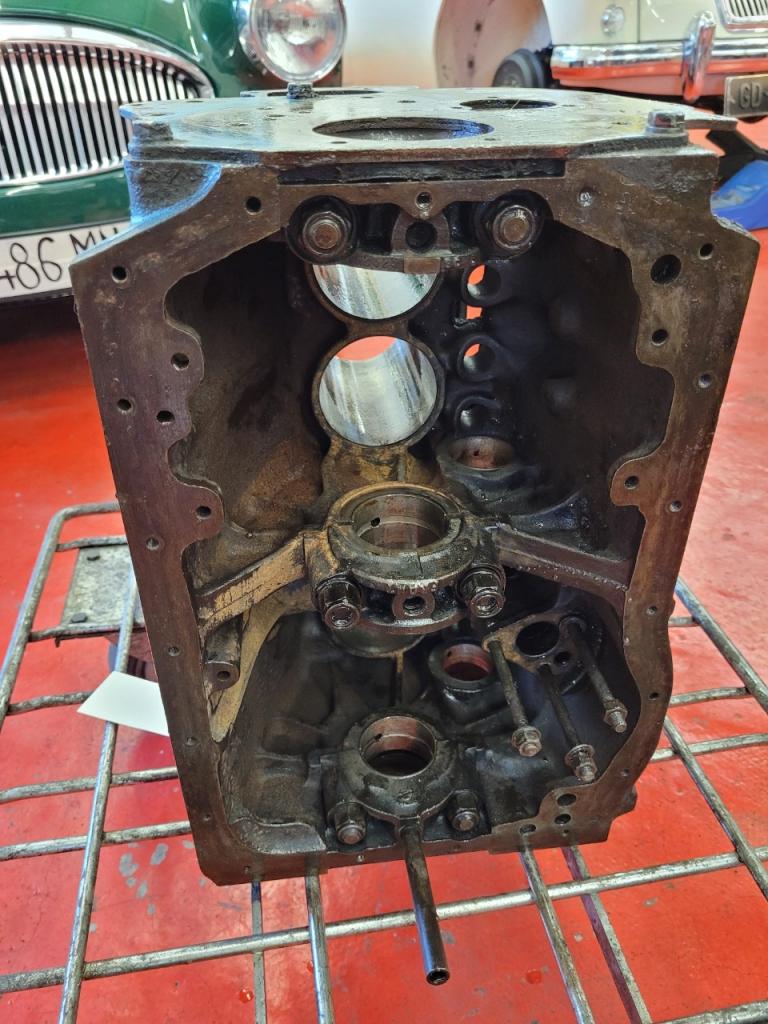 Bloc moteur MG MGA 1600 LesAnciennes.com