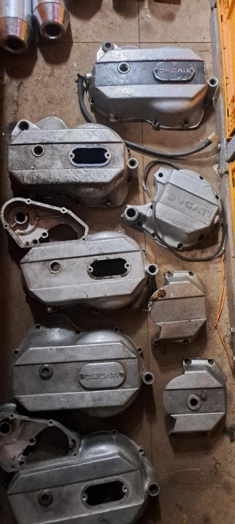 Lot de pièces DUCATI 900 SS LesAnciennes.com