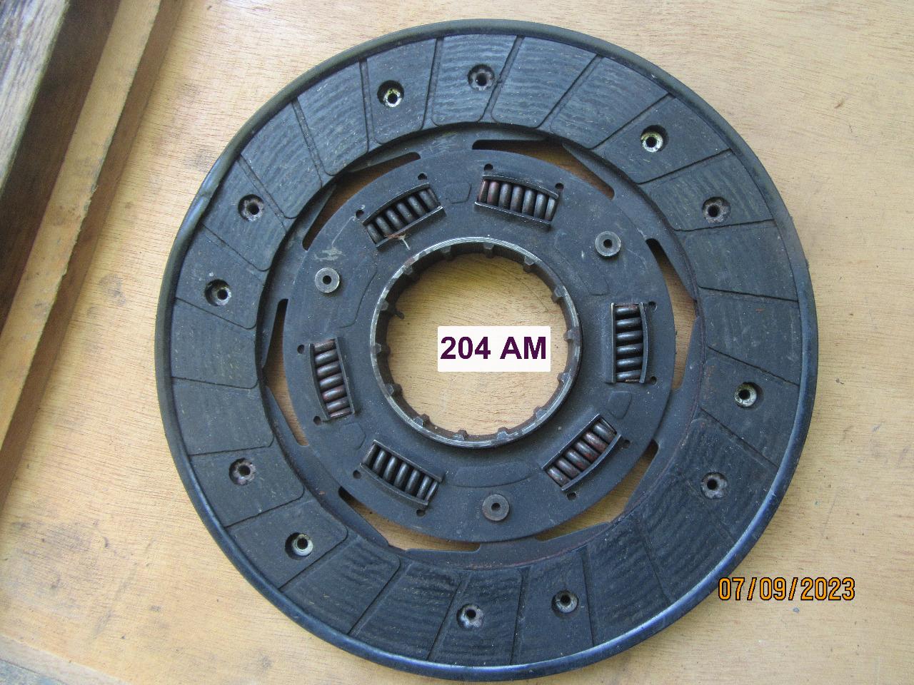 Embrayage PEUGEOT 204 LesAnciennes.com