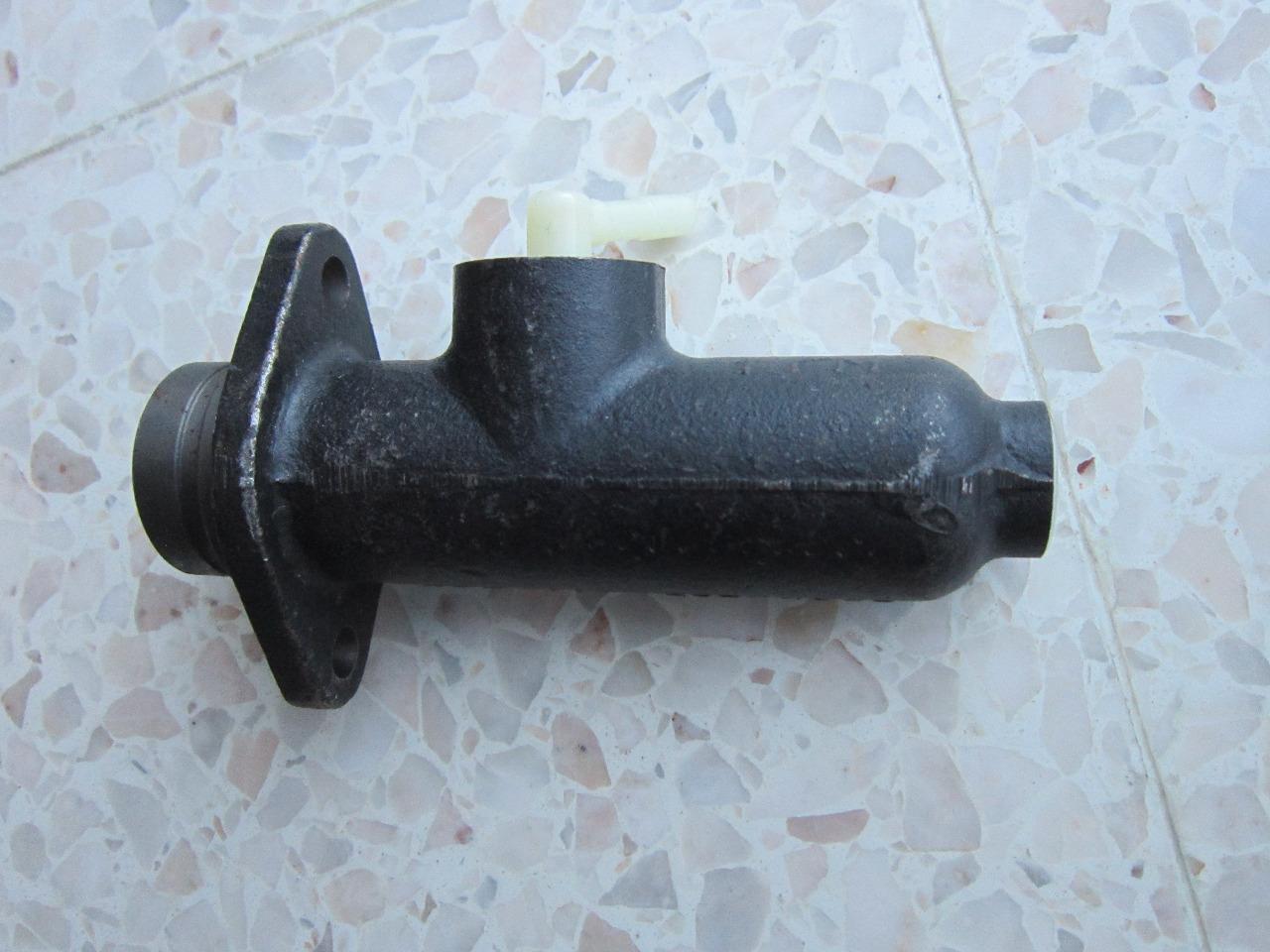 MAITRE CYLINDRE PEUGEOT J7 - 06/1965 à 12/1968 LesAnciennes.com