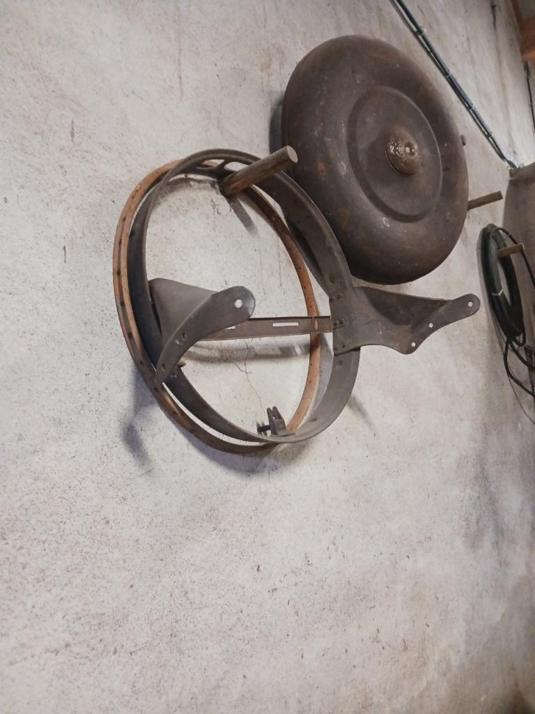 Divers porte roues de secours LesAnciennes.com