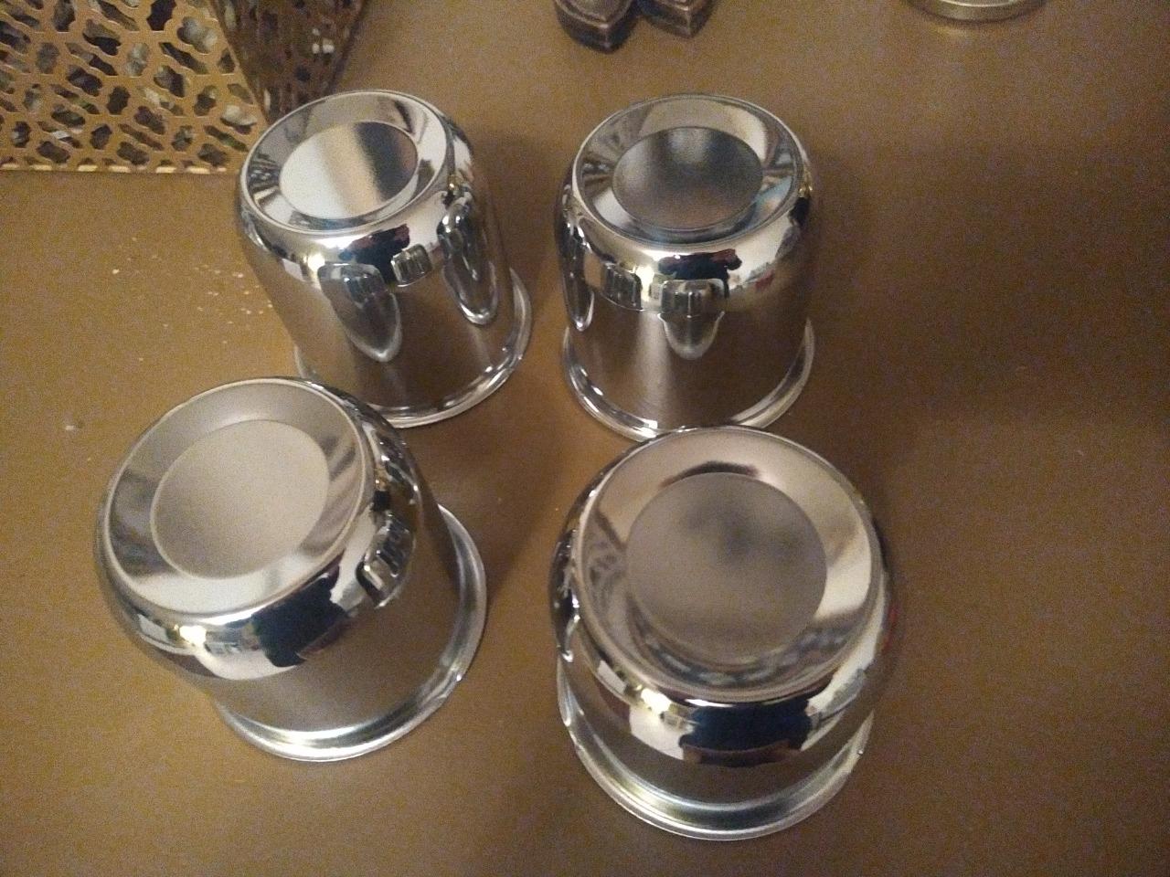 Bols de centre CHEVROLET Camaro Centres de jantes LesAnciennes.com