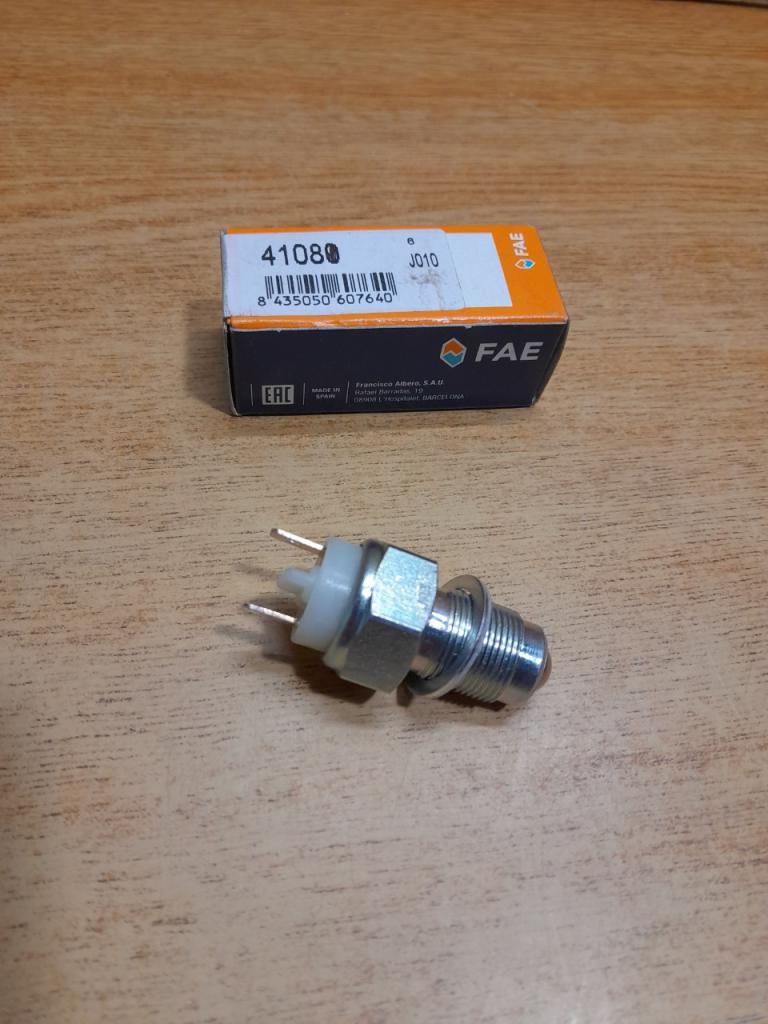 Contacteur feux de recul Renault 4 R5 R12 R16 R18 LesAnciennes.com