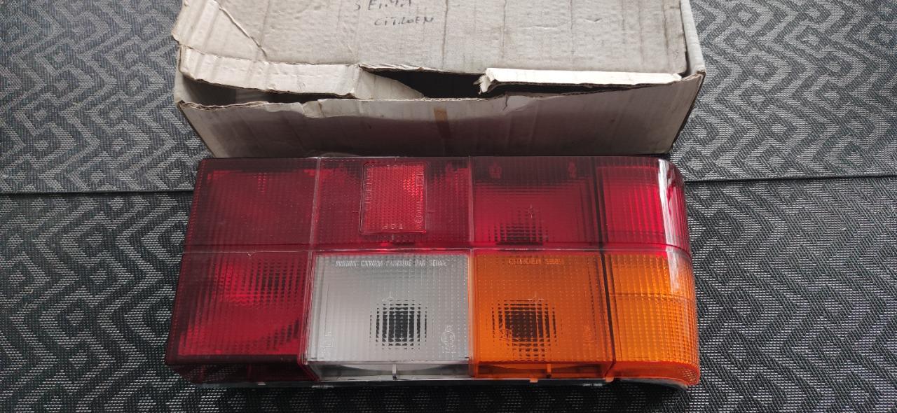 Feu arrière droit CITROEN Visa 2 LesAnciennes.com