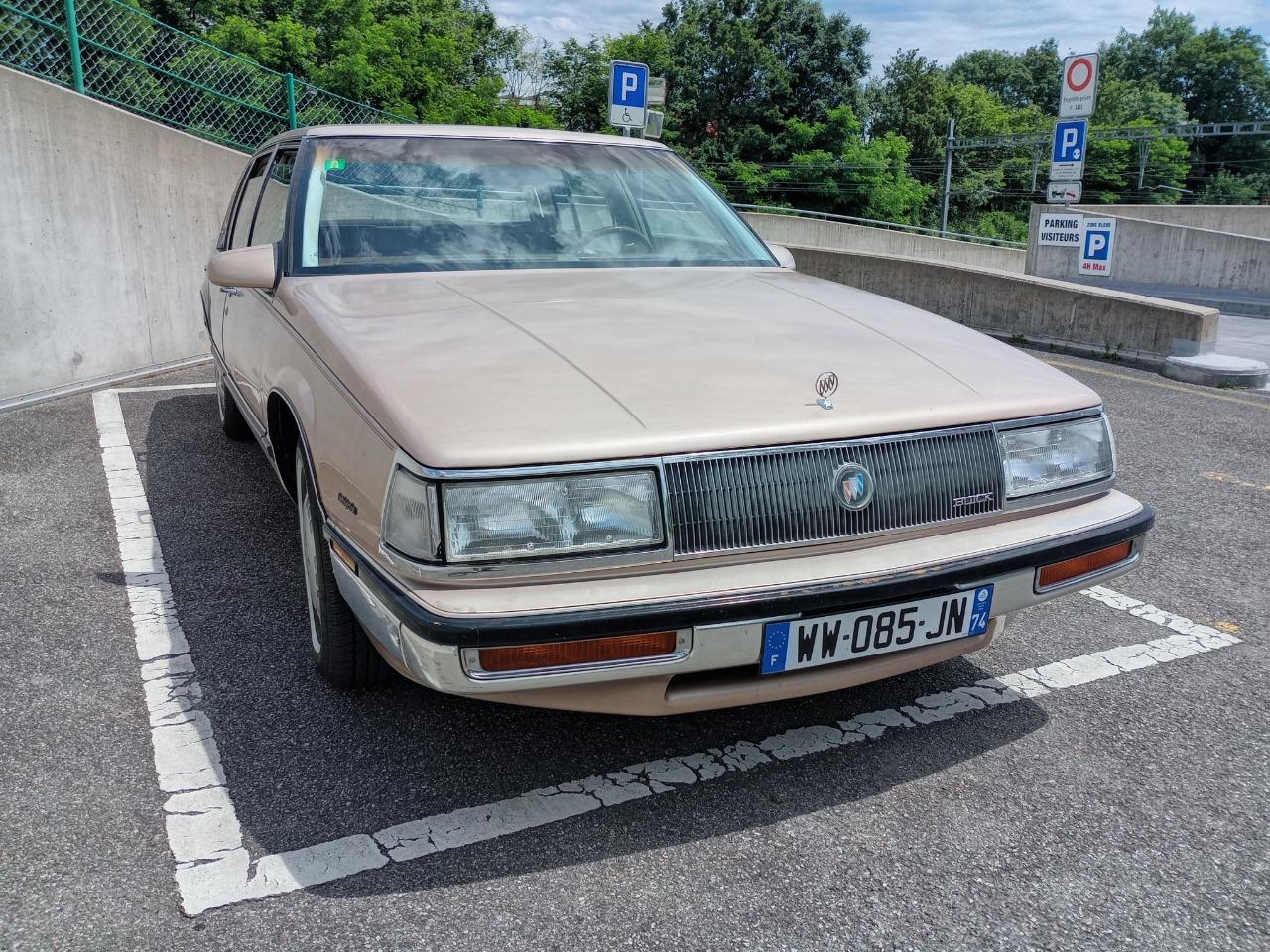 BUICK Electra Park Avenue - 1989 LesAnciennes.com