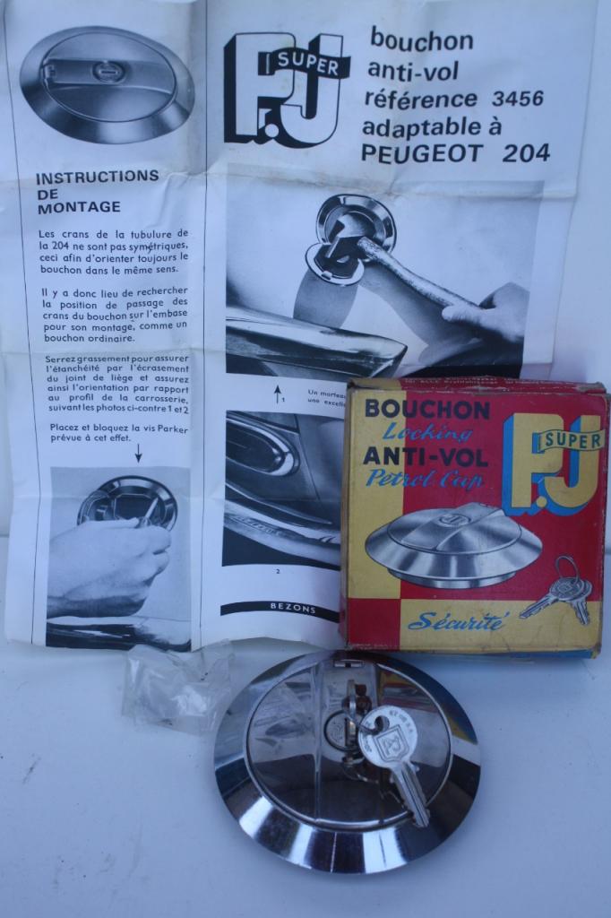 Bouchon de réservoir antivol PJ Inox Peugeot 204 LesAnciennes.com