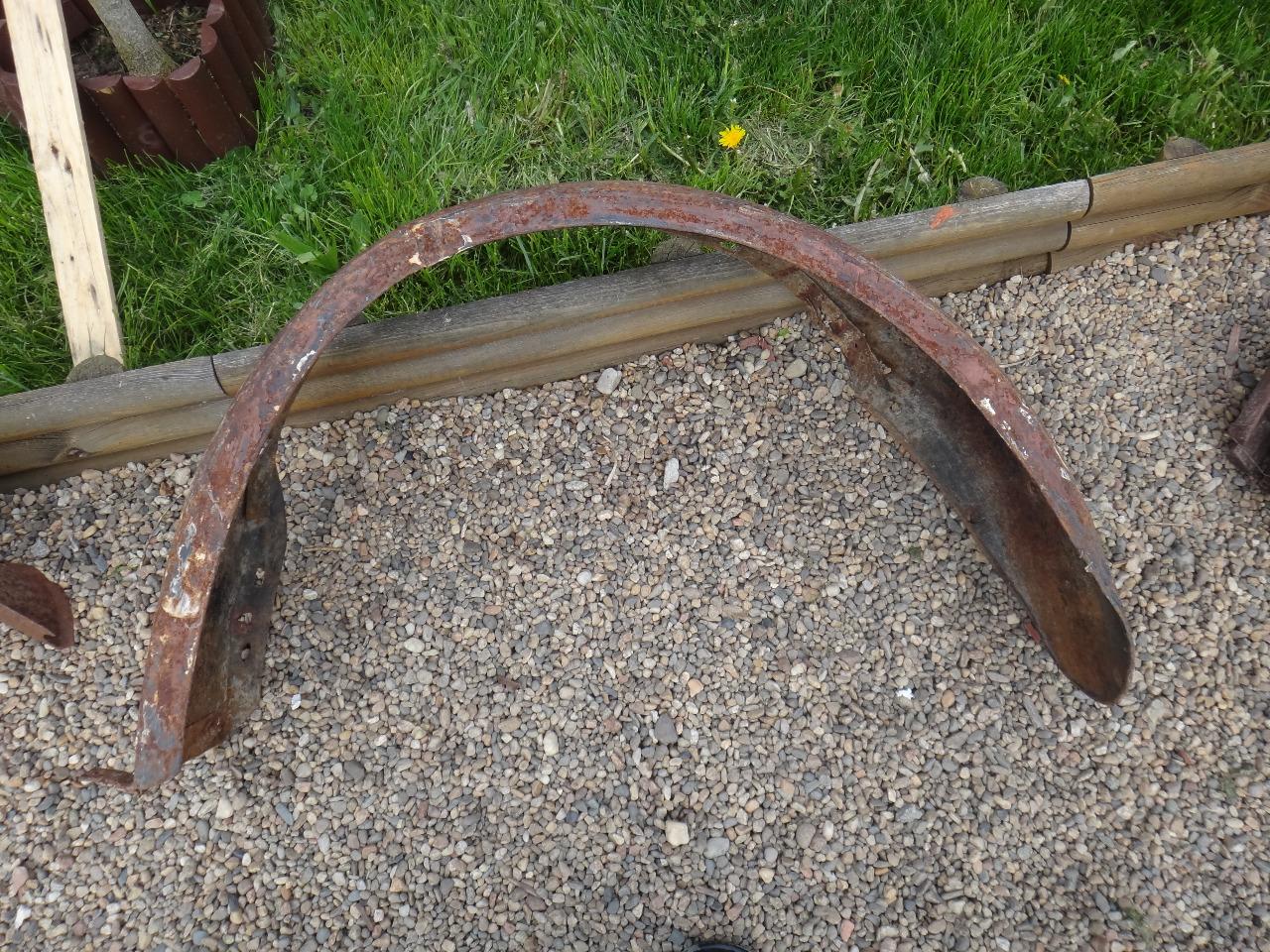 Aile PEUGEOT 402 commerciale LesAnciennes.com